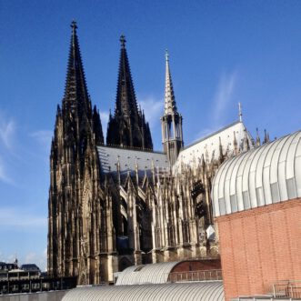 Die alte weisse Frau und der Ausflug in die große Stadt