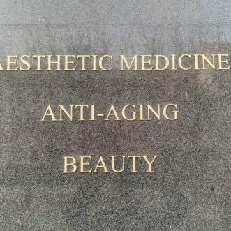 Die alte weiße Frau hat schon lange kapituliert